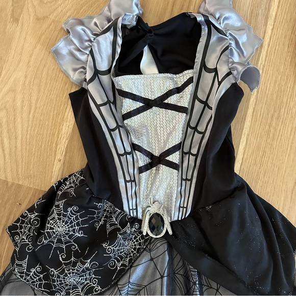 Spider witch dress and hat - Picture 3 of 3